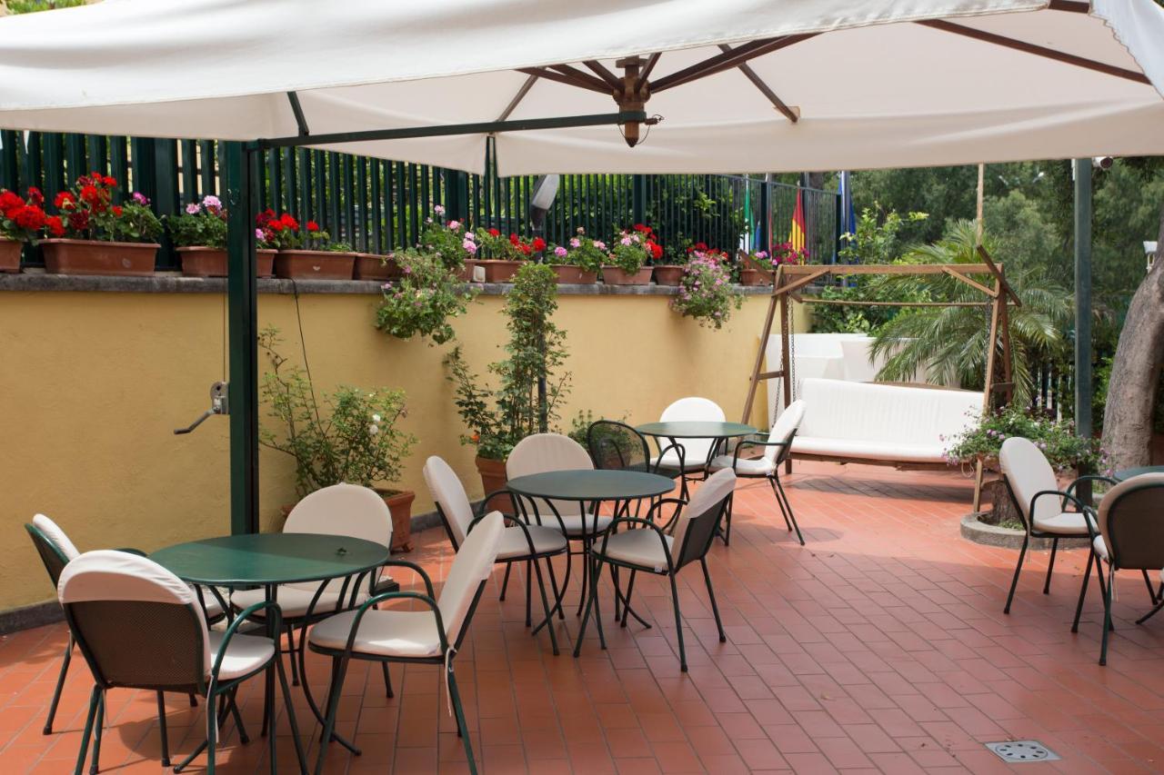Hotel Villa Serena Castellammare di Stabia Kültér fotó