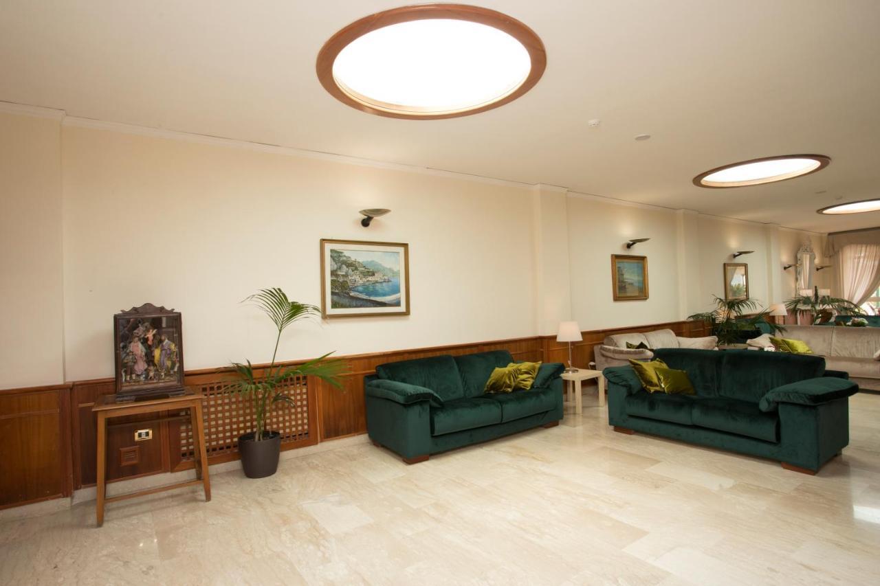 Hotel Villa Serena Castellammare di Stabia Kültér fotó