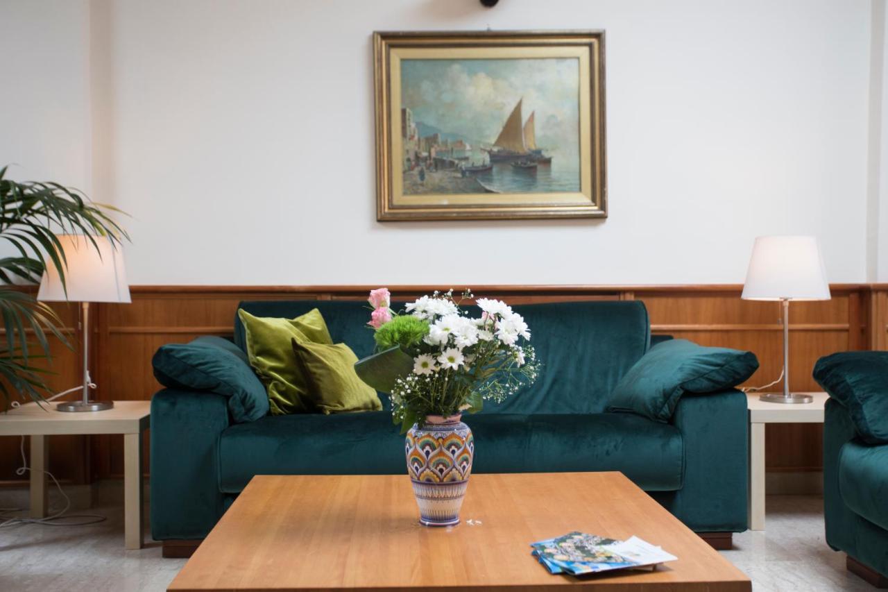 Hotel Villa Serena Castellammare di Stabia Kültér fotó