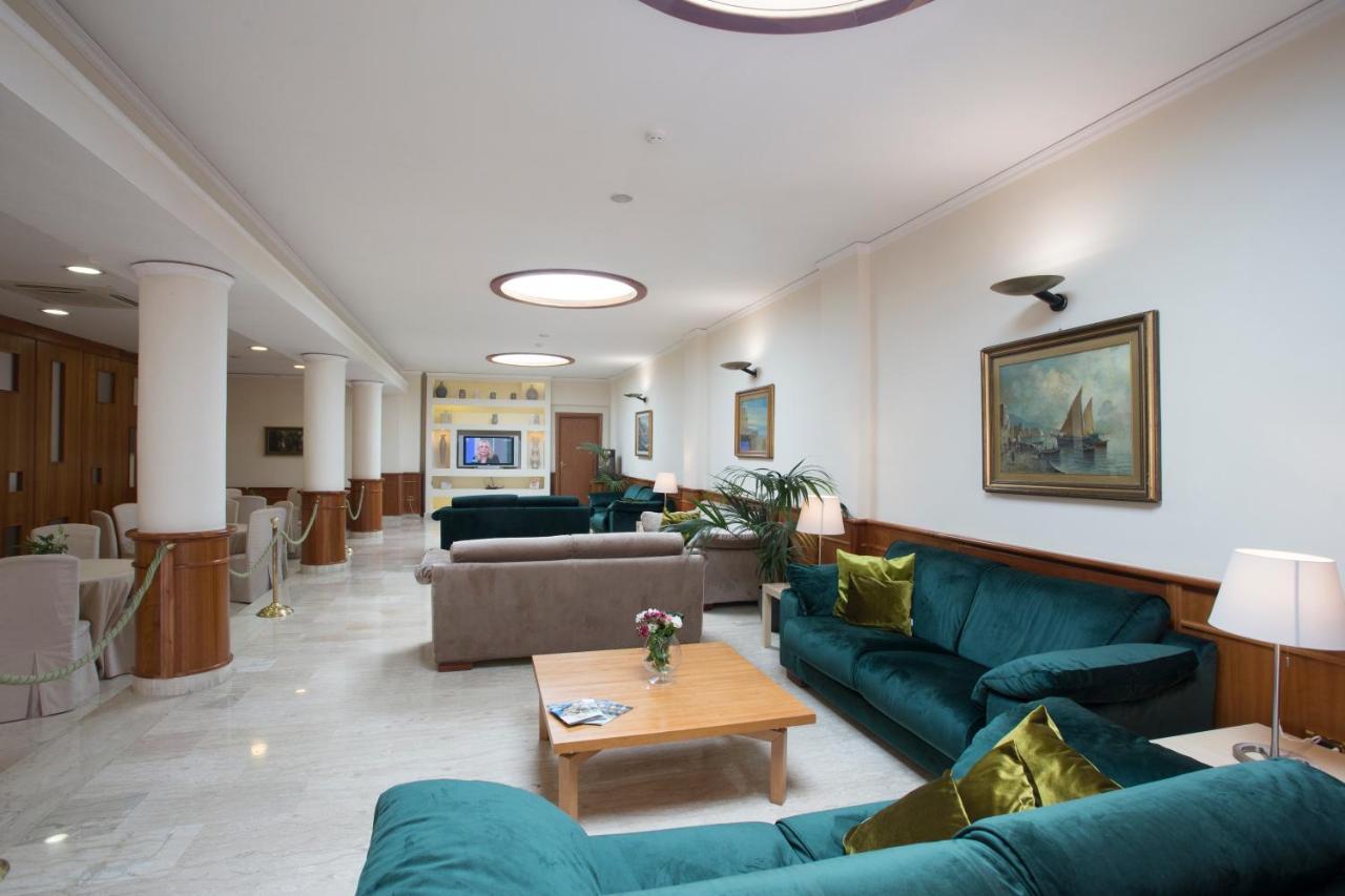 Hotel Villa Serena Castellammare di Stabia Kültér fotó