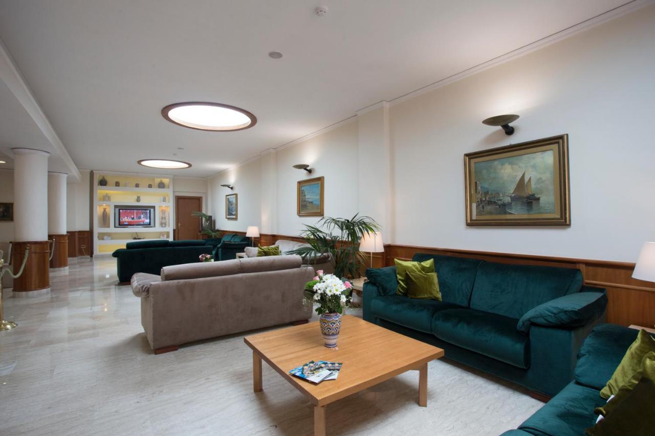 Hotel Villa Serena Castellammare di Stabia Kültér fotó