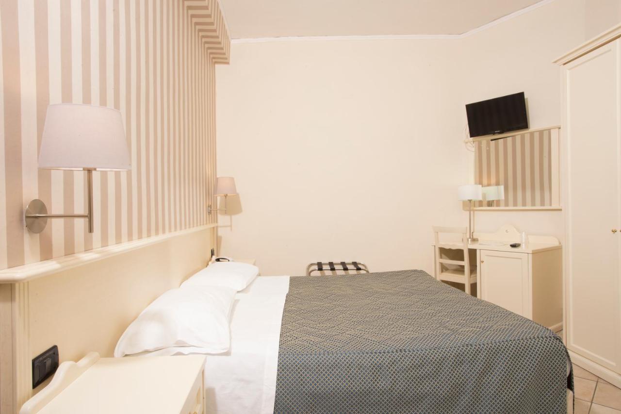 Hotel Villa Serena Castellammare di Stabia Kültér fotó