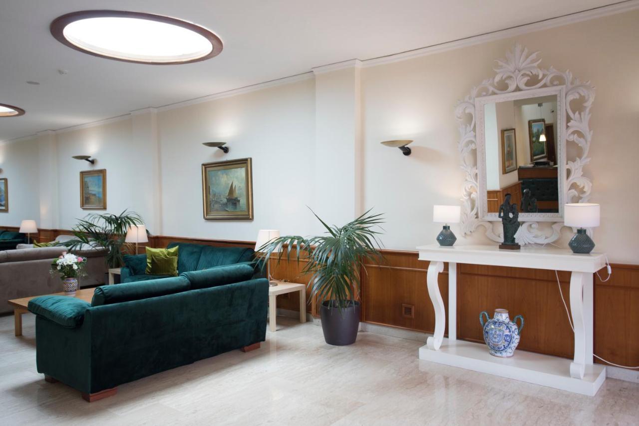 Hotel Villa Serena Castellammare di Stabia Kültér fotó