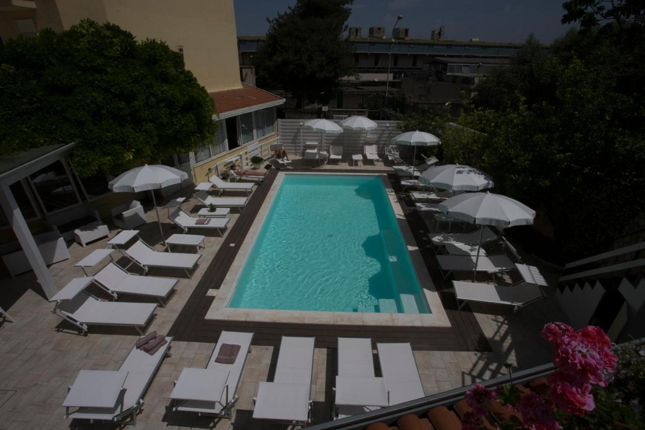 Hotel Villa Serena Castellammare di Stabia Kültér fotó