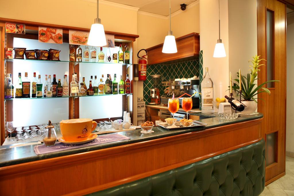 Hotel Villa Serena Castellammare di Stabia Kültér fotó