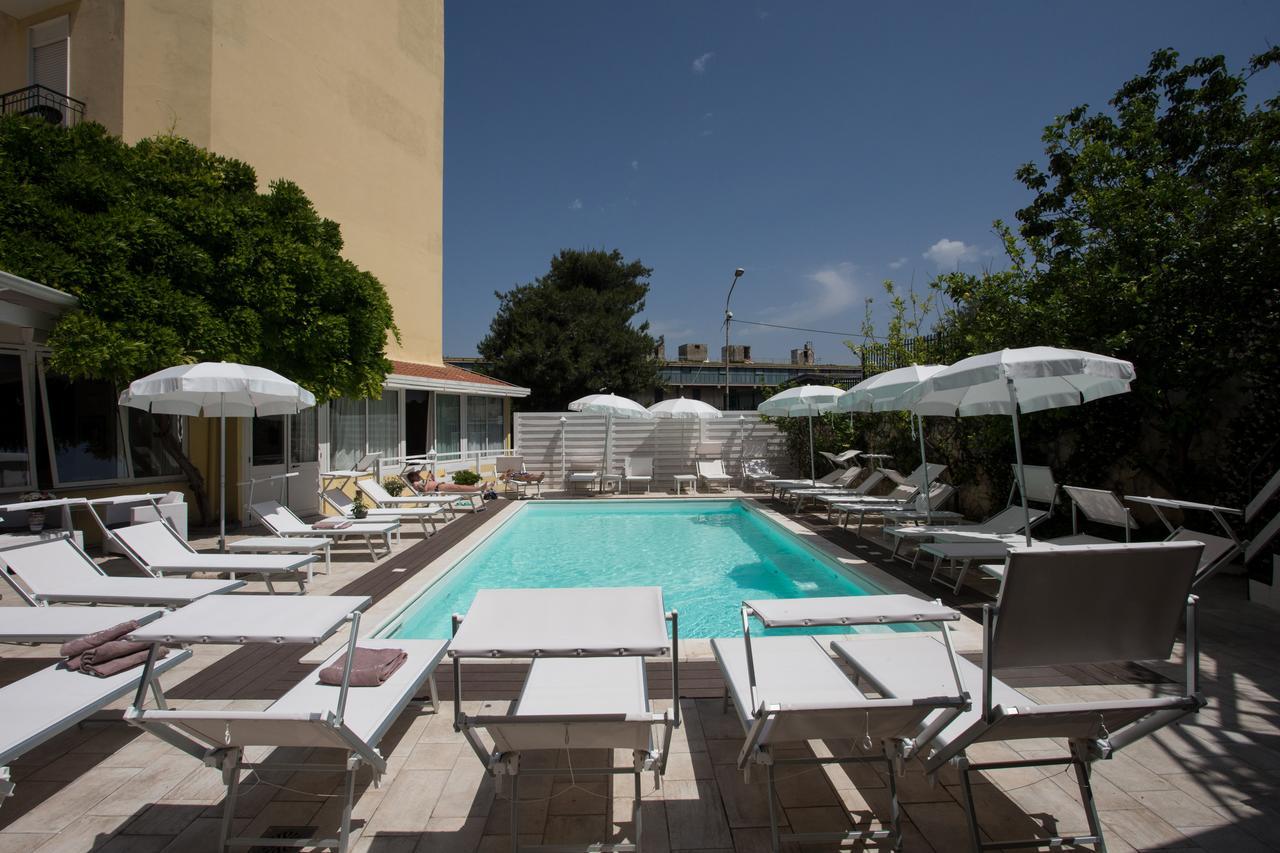 Hotel Villa Serena Castellammare di Stabia Kültér fotó
