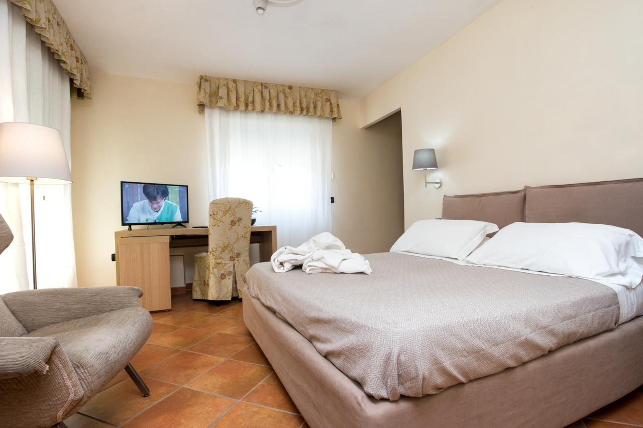 Hotel Villa Serena Castellammare di Stabia Kültér fotó