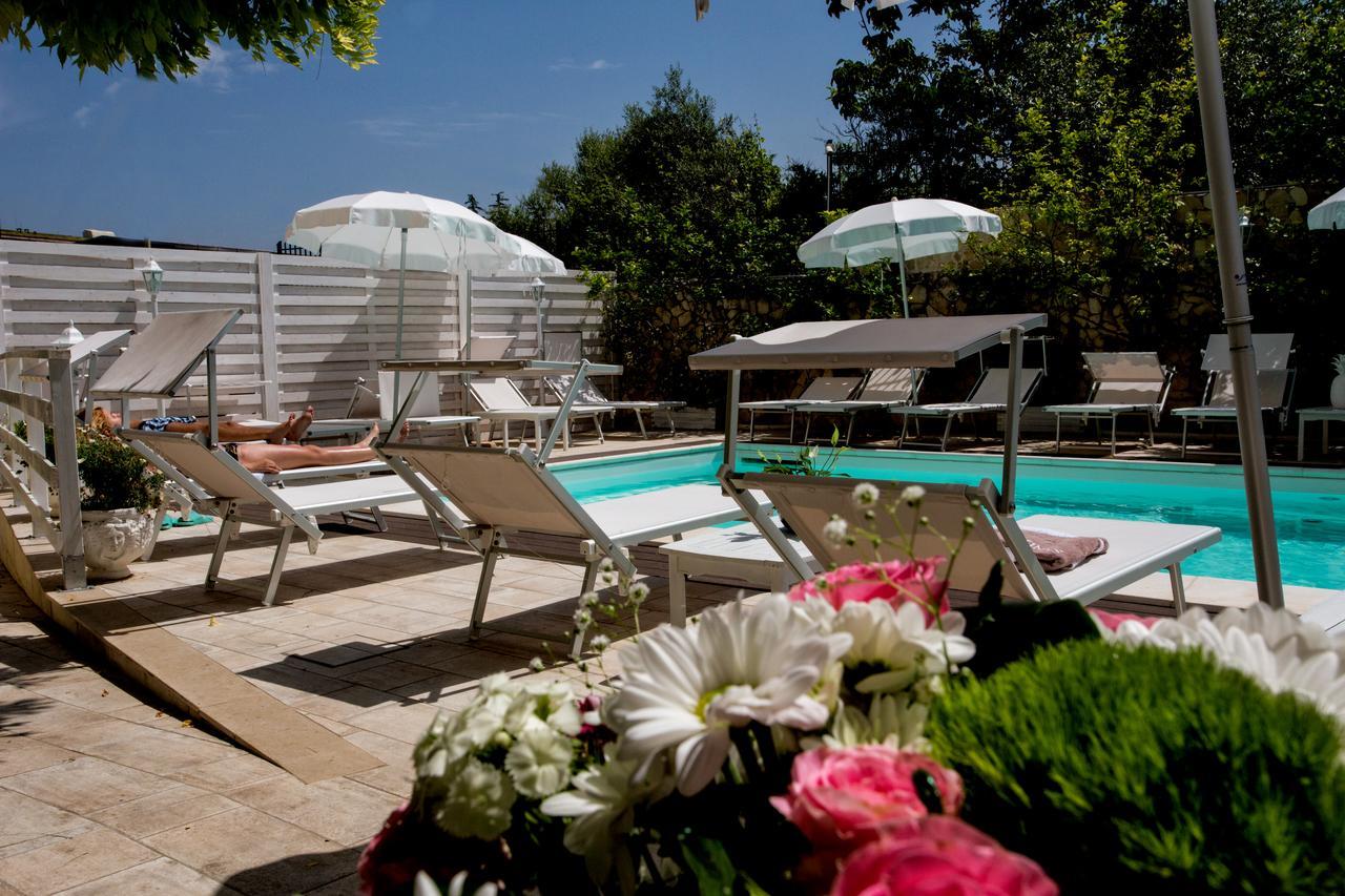 Hotel Villa Serena Castellammare di Stabia Kültér fotó