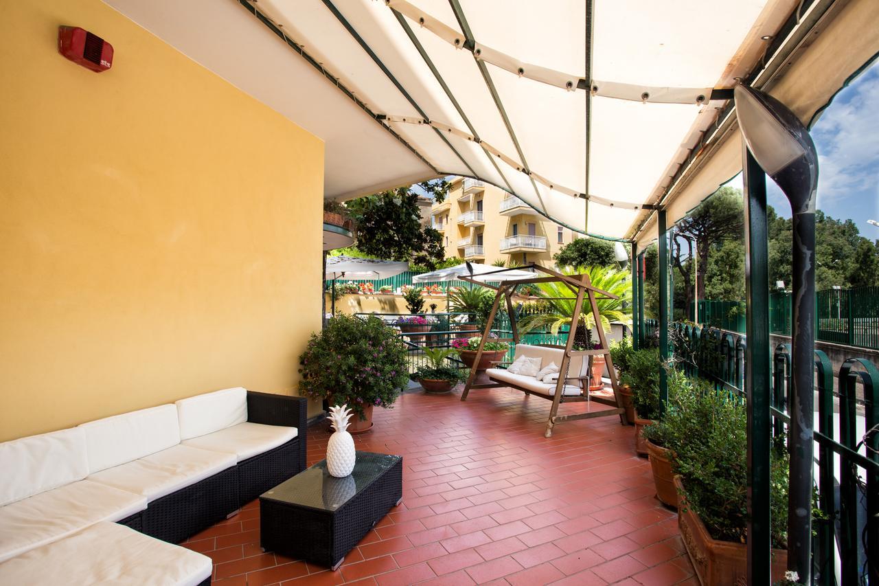 Hotel Villa Serena Castellammare di Stabia Kültér fotó